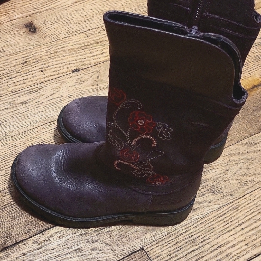Clarks Girl Boots (Purple)